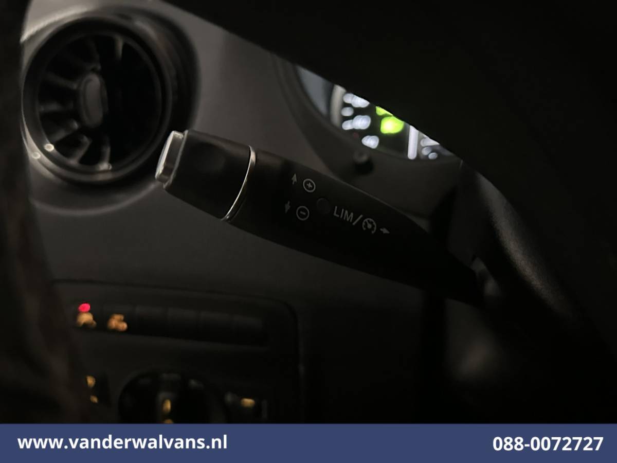 Mercedes-Benz Vito Mercedes-Benz Vito 114 CDI 136pk L2H1 Euro6 Airco | Camera | Navigatie | Cruisecontrol | Apple Carplay Android Auto, Parkeersensoren, Bijrijdersbank, Bumper in de kleur.