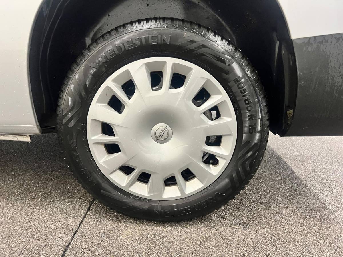 Opel Combo Opel Combo 1.5D L2H1 Edition Automaat Airco Cruise Control Camera Parkeersensoren Carplay
