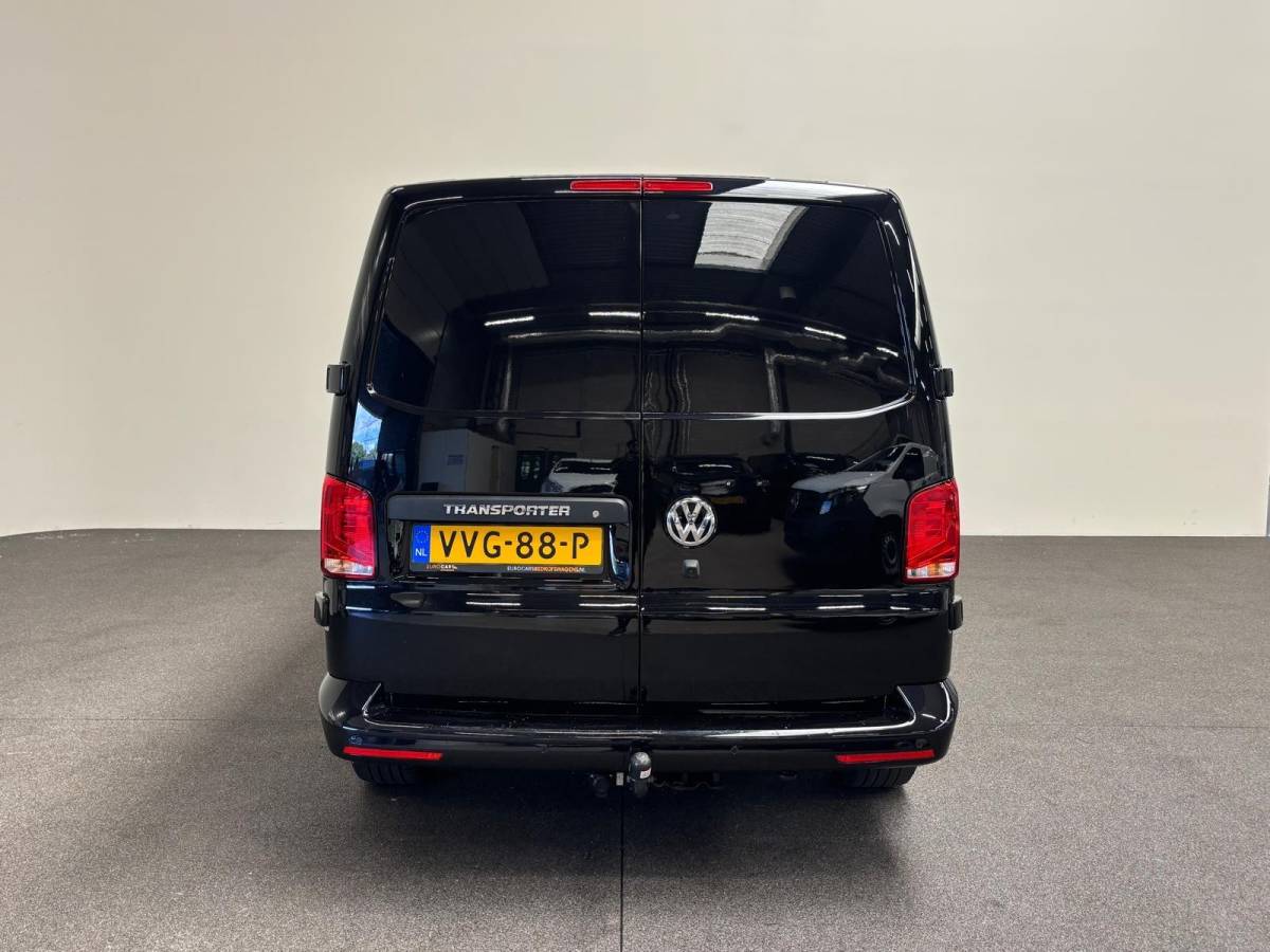 Volkswagen Transporter Volkswagen Transporter 2.0 TDI L2H1 28 Dubbele Cabine Highline Automaat Cruise Control Airco Navigatie Parkeersensoren Camera