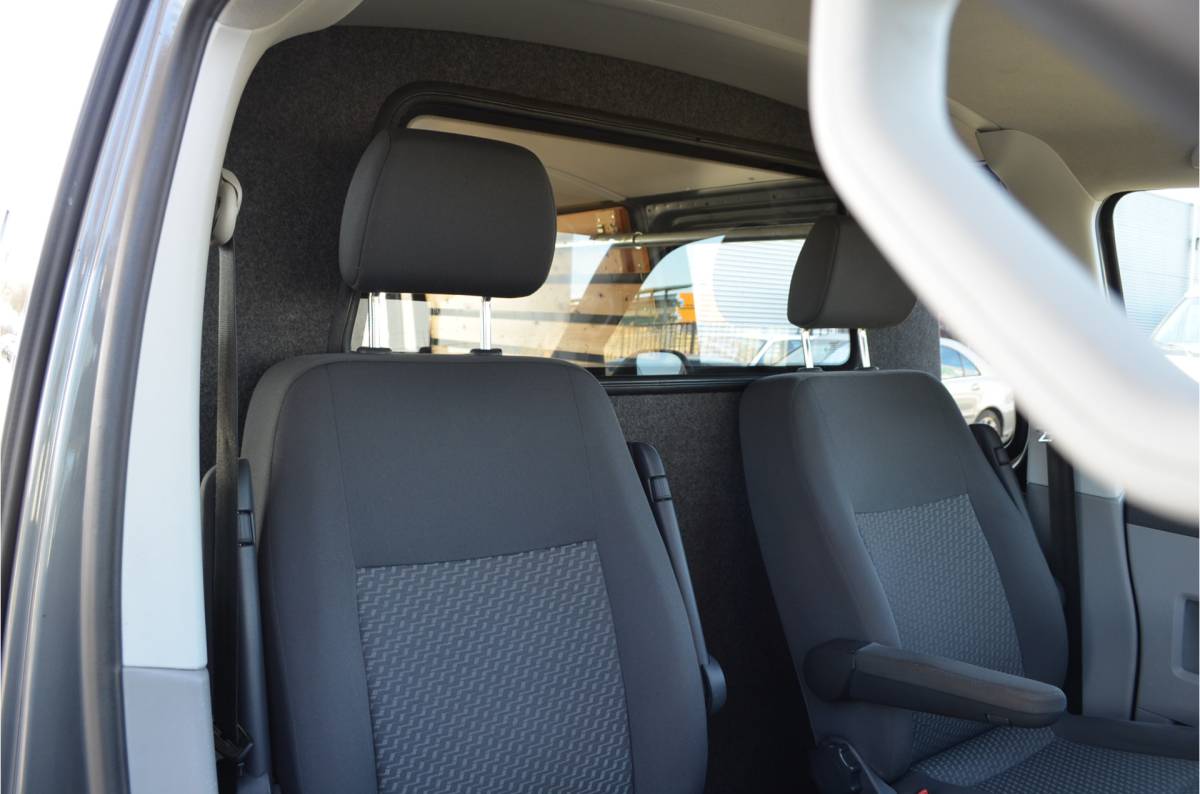 Volkswagen Transporter Volkswagen Transporter 2.0 TDI L2H1 Automaat | Highline | Trekhaak 2500KG | Navigatie | Cruise Control | Metallic | All  Season | PDC v+a | Achterdeuren |