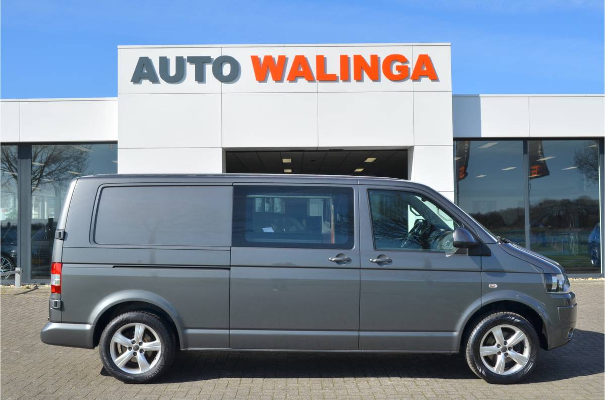 Volkswagen Transporter Volkswagen Transporter 2.0 TDI L2H1 Automaat | Highline | Trekhaak 2500KG | Navigatie | Cruise Control | Metallic | All  Season | PDC v+a | Achterdeuren |
