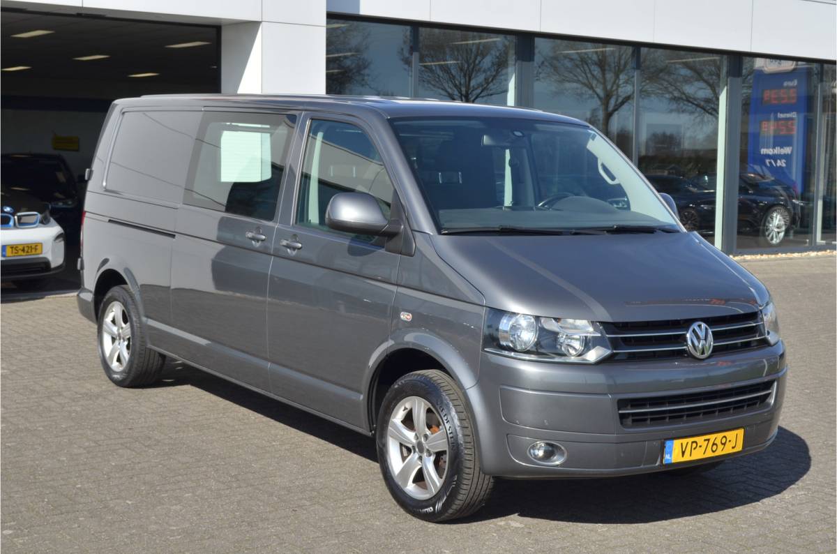Volkswagen Transporter Volkswagen Transporter 2.0 TDI L2H1 Automaat | Highline | Trekhaak 2500KG | Navigatie | Cruise Control | Metallic | All  Season | PDC v+a | Achterdeuren |