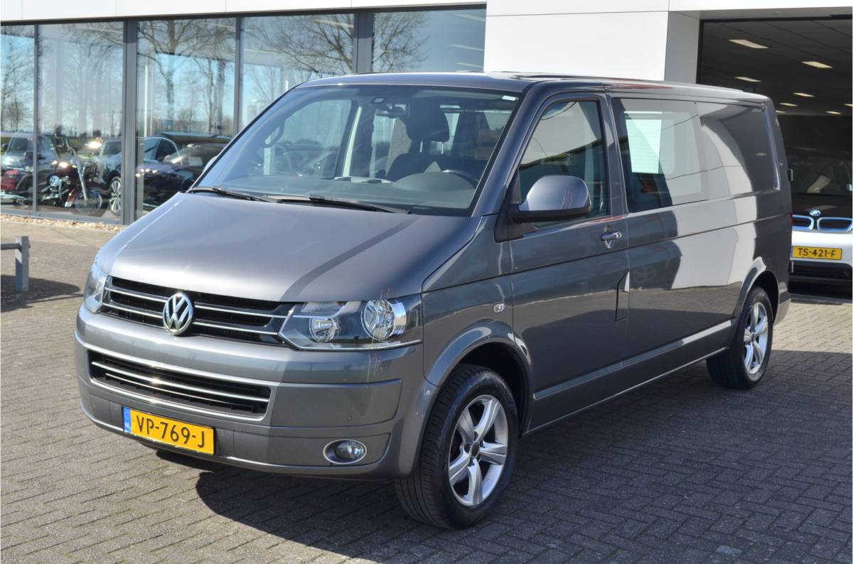 Volkswagen Transporter Volkswagen Transporter 2.0 TDI L2H1 Automaat | Highline | Trekhaak 2500KG | Navigatie | Cruise Control | Metallic | All  Season | PDC v+a | Achterdeuren |