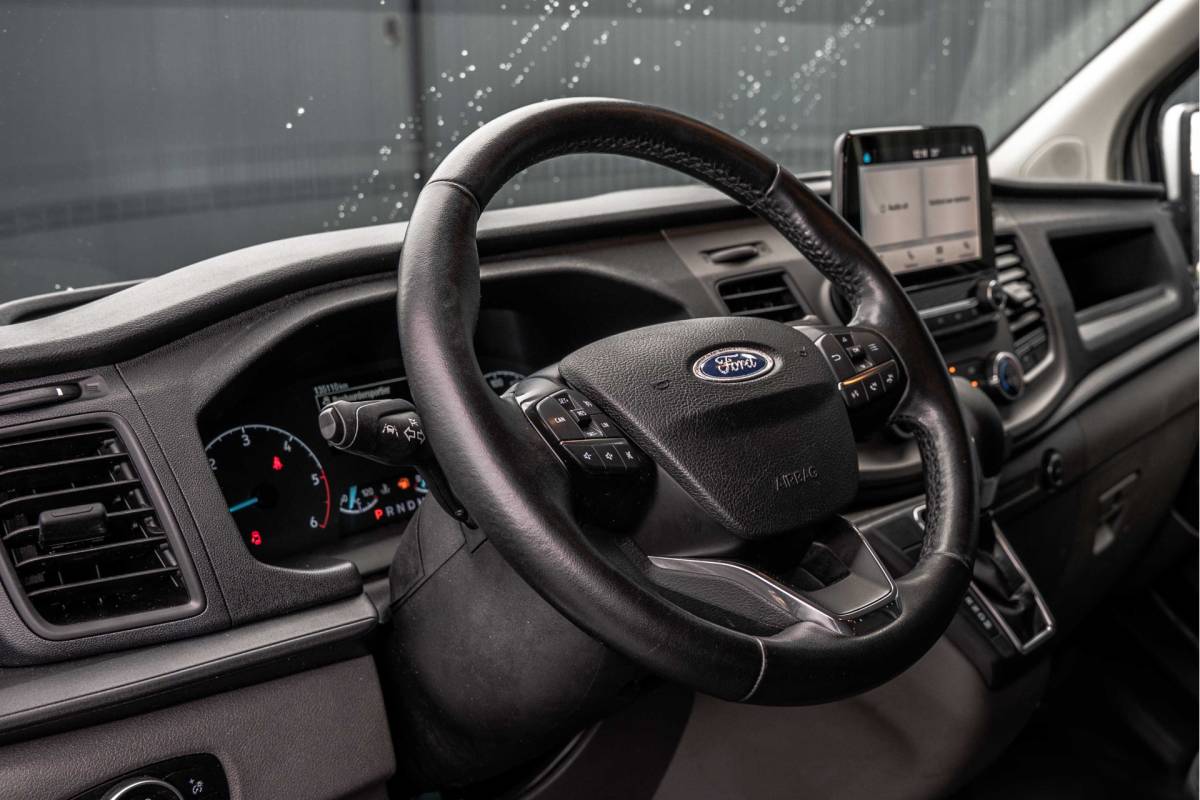 Ford Transit Custom Ford Transit Custom 2.0 EcoBlue L1H1 | Automaat | 3-Zits | Camera | Carplay | Cruise | PDC | Airco | Trekhaak