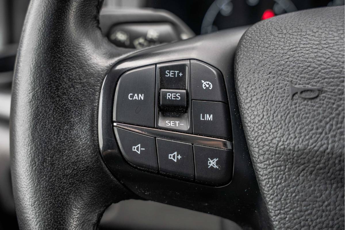 Ford Transit Custom Ford Transit Custom 2.0 EcoBlue L1H1 | Automaat | 3-Zits | Camera | Carplay | Cruise | PDC | Airco | Trekhaak