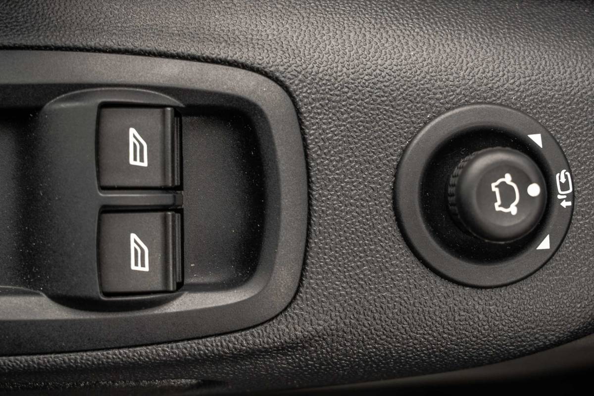 Ford Transit Custom Ford Transit Custom 2.0 EcoBlue L1H1 | Automaat | 3-Zits | Camera | Carplay | Cruise | PDC | Airco | Trekhaak