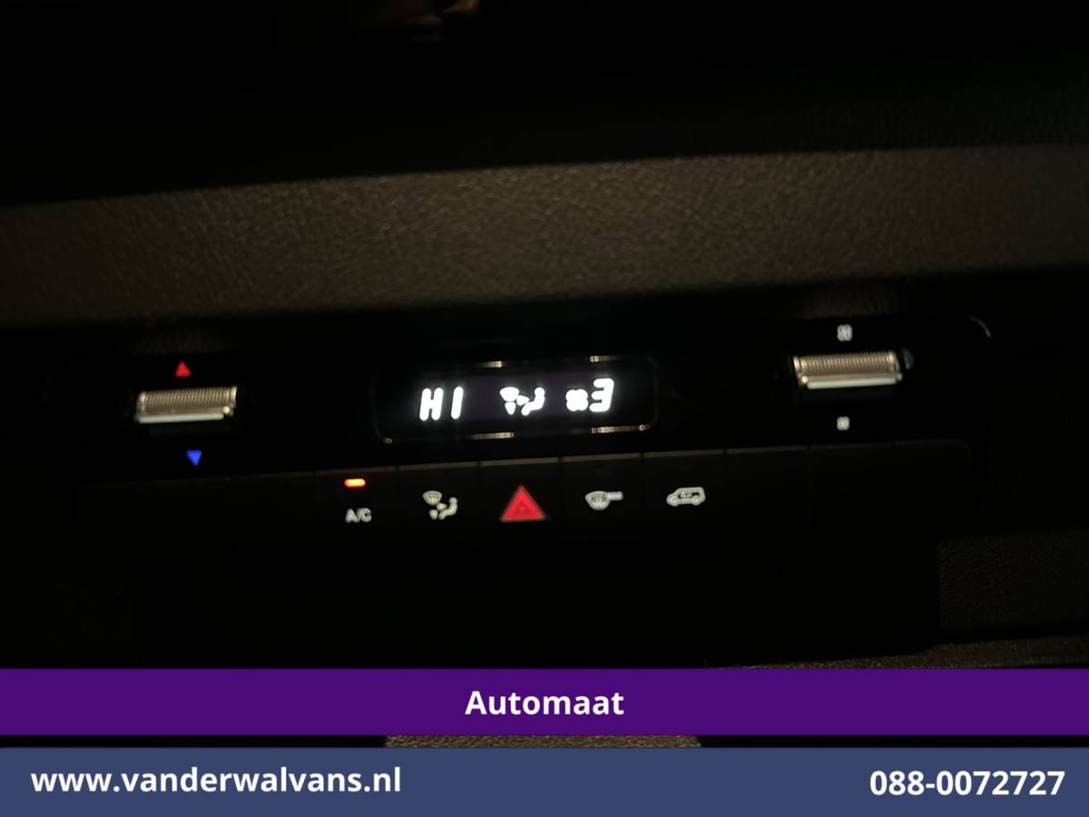 Mercedes-Benz Sprinter Mercedes-Benz Sprinter 317 CDI 170pk 9G-Tronic Automaat L2H2 Euro6 Airco | Camera | Navigatie | LED | Cruisecontrol | Stoelverwarming Chauffeursstoel, Parkeersensoren, Bijrijdersbank
