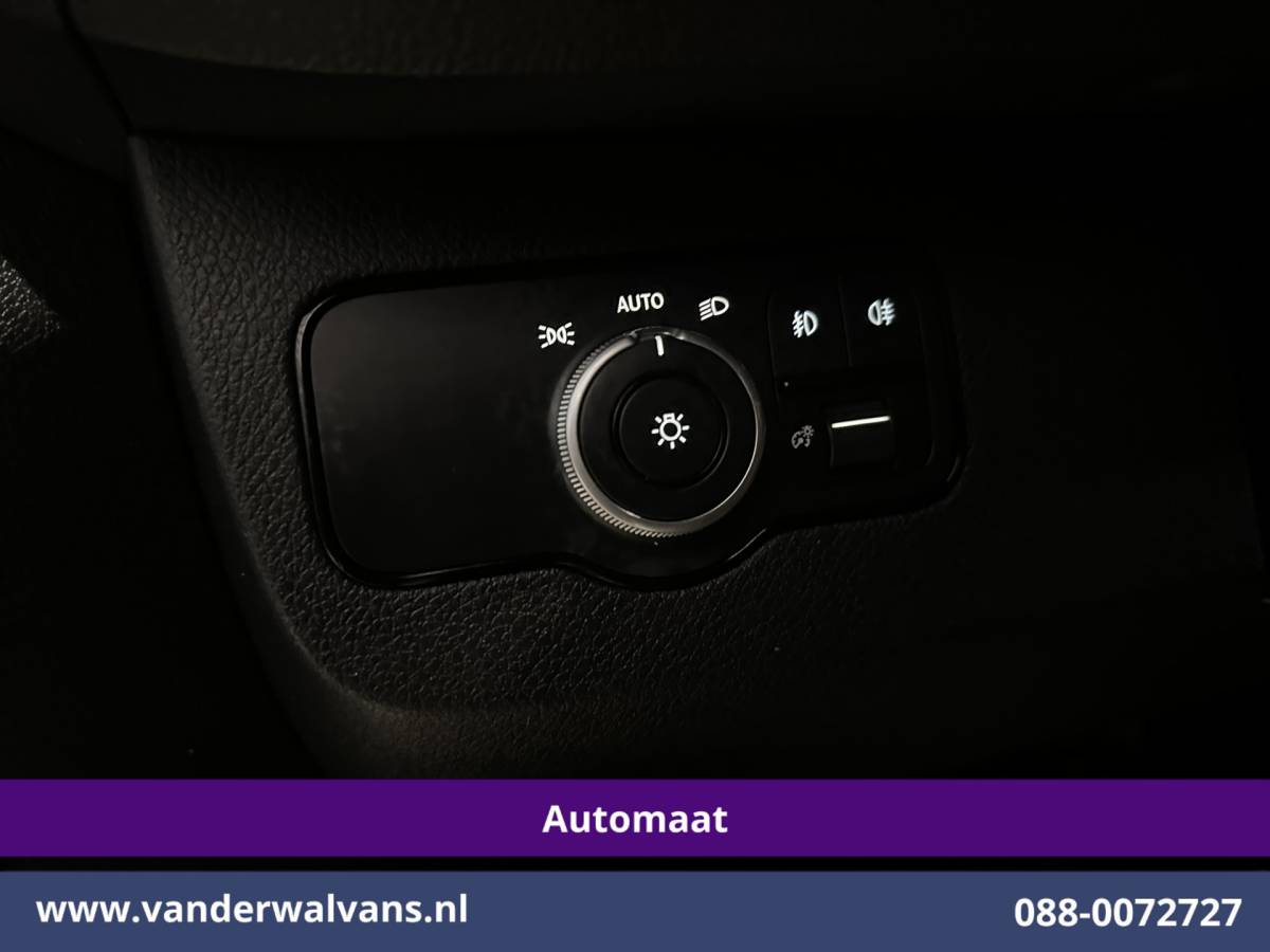 Mercedes-Benz Sprinter Mercedes-Benz Sprinter 317 CDI 170pk 9G-Tronic Automaat L2H2 Euro6 Airco | Camera | Navigatie | LED | Cruisecontrol | Stoelverwarming Chauffeursstoel, Parkeersensoren, Bijrijdersbank