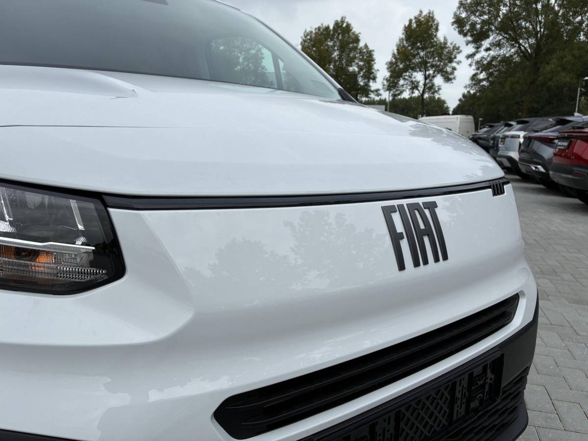 Fiat Doblò Fiat Doblò 1.5D 100pk L1 650kg | NIEUW Direct Leverbaar | Airconditioning | Cruise control | Camera | Laadruimte Betimmering | Navigatie via Apple Carplay/Android Auto