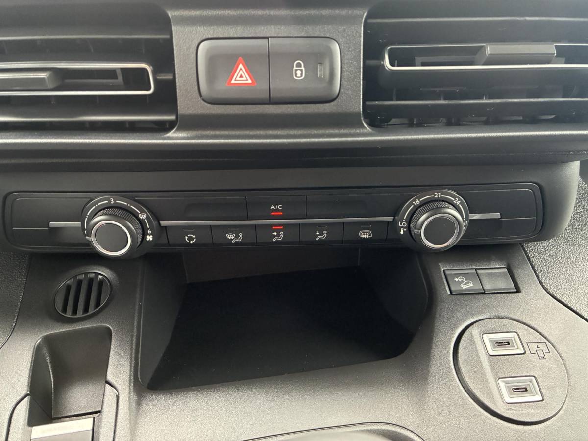 Fiat Doblò Fiat Doblò 1.5D 100pk L1 650kg | NIEUW Direct Leverbaar | Airconditioning | Cruise control | Camera | Laadruimte Betimmering | Navigatie via Apple Carplay/Android Auto