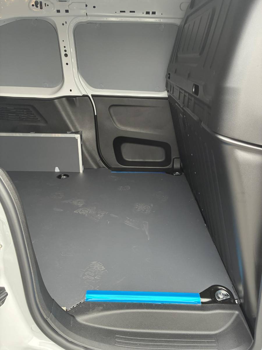 Fiat Doblò Fiat Doblò 1.5D 100pk L1 650kg | NIEUW Direct Leverbaar | Airconditioning | Cruise control | Camera | Laadruimte Betimmering | Navigatie via Apple Carplay/Android Auto