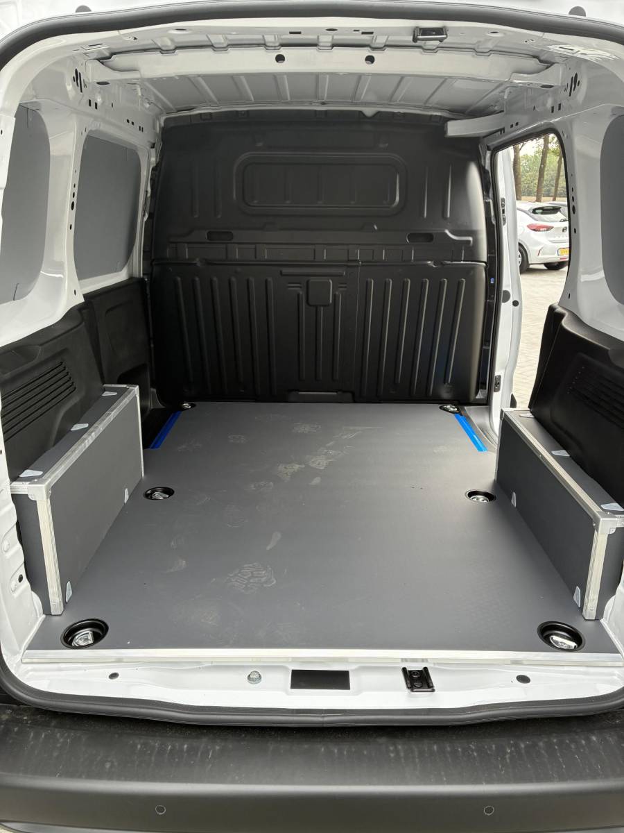 Fiat Doblò Fiat Doblò 1.5D 100pk L1 650kg | NIEUW Direct Leverbaar | Airconditioning | Cruise control | Camera | Laadruimte Betimmering | Navigatie via Apple Carplay/Android Auto