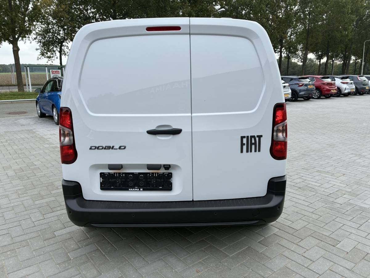 Fiat Doblò Fiat Doblò 1.5D 100pk L1 650kg | NIEUW Direct Leverbaar | Airconditioning | Cruise control | Camera | Laadruimte Betimmering | Navigatie via Apple Carplay/Android Auto
