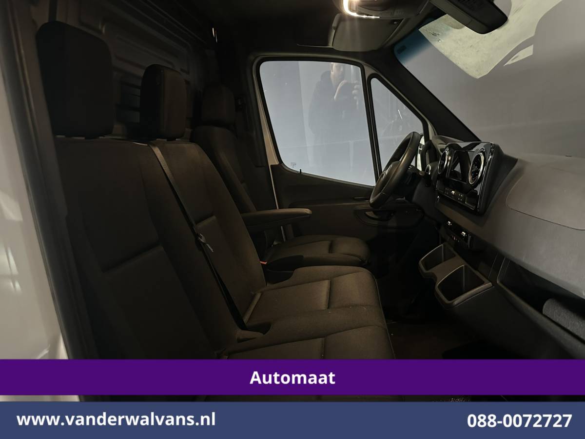 Mercedes-Benz Sprinter Mercedes-Benz Sprinter 317 CDI 170pk 9G-Tronic Automaat L2H2 Euro6 Airco | Camera | Navigatie | LED | Cruisecontrol | Stoelverwarming Chauffeursstoel, Parkeersensoren, Bijrijdersbank