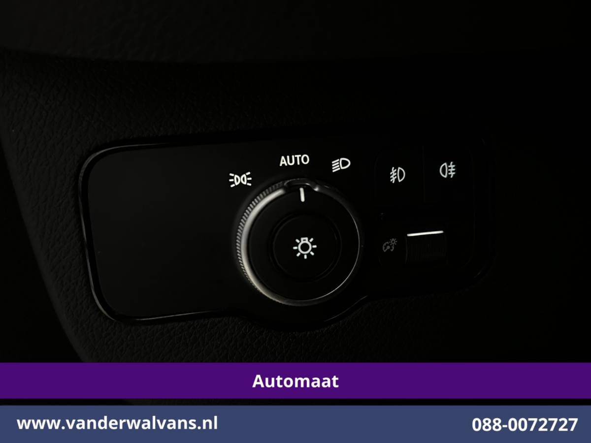 Mercedes-Benz Sprinter Mercedes-Benz Sprinter 317 CDI 170pk 9G-Tronic Automaat L2H2 Euro6 Airco | Camera | Navigatie | LED | Cruisecontrol | Stoelverwarming Chauffeursstoel, Parkeersensoren, Bijrijdersbank
