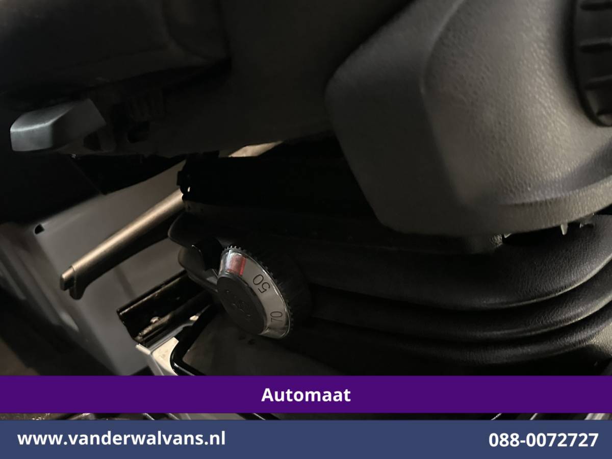Mercedes-Benz Sprinter Mercedes-Benz Sprinter 317 CDI 170pk 9G-Tronic Automaat L2H2 Euro6 Airco | Camera | Navigatie | LED | Cruisecontrol | Stoelverwarming Chauffeursstoel, Parkeersensoren, Bijrijdersbank