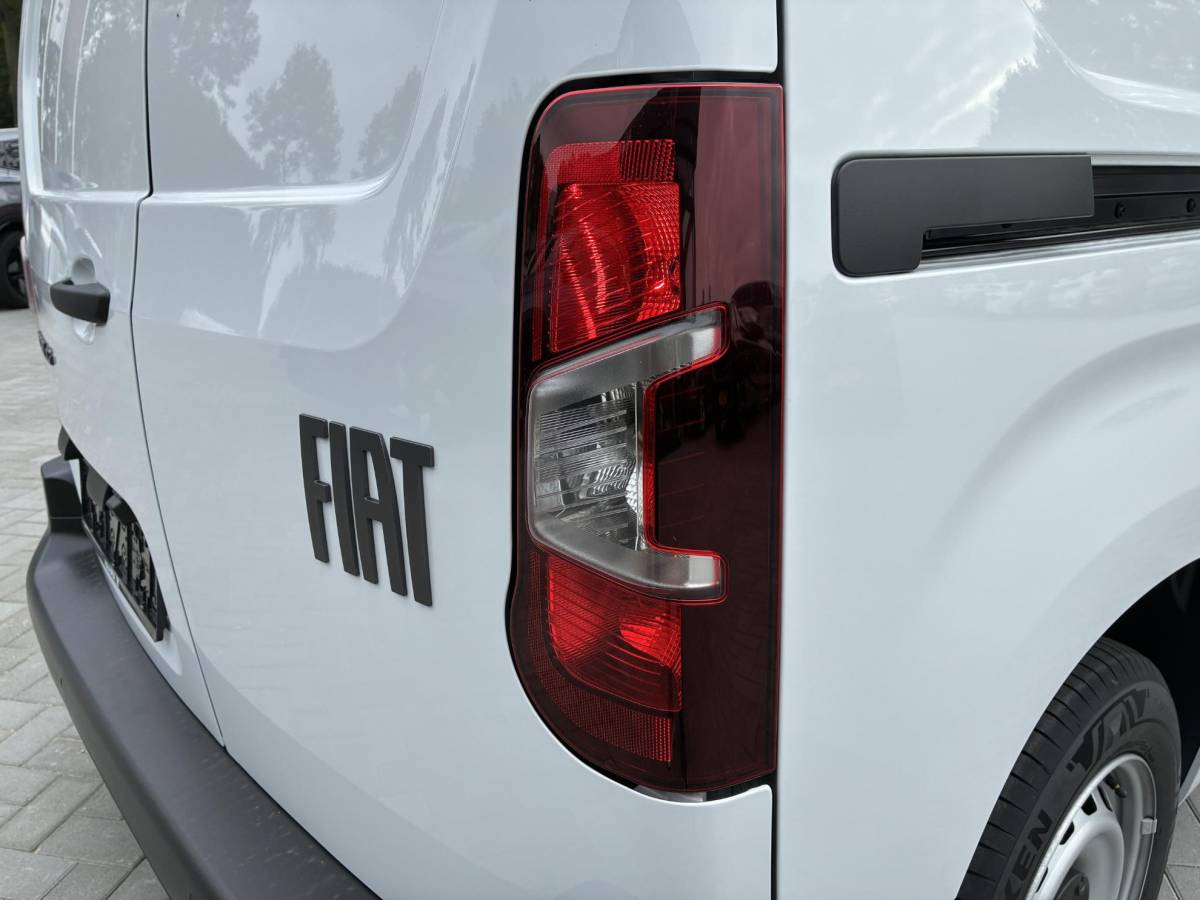 Fiat Doblò Fiat Doblò 1.5D 100pk L1 650kg | NIEUW Direct Leverbaar | Airconditioning | Cruise control | Camera | Laadruimte Betimmering | Navigatie via Apple Carplay/Android Auto
