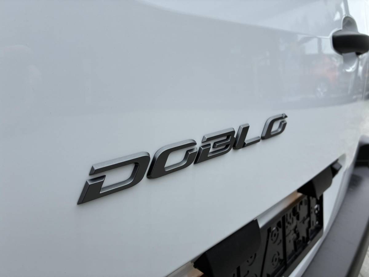 Fiat Doblò Fiat Doblò 1.5D 100pk L1 650kg | NIEUW Direct Leverbaar | Airconditioning | Cruise control | Camera | Laadruimte Betimmering | Navigatie via Apple Carplay/Android Auto