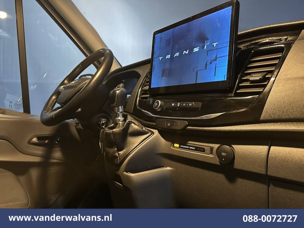 Ford Transit Ford Transit 2.0 TDCI 130pk L3H2 Euro6 Airco | Camera | Navigatie | Cruisecontrol | Stoelverwaming Verwarmde voorruit, Elektrisch verstelbare bestuurdersstoel, Parkeersensoren, Bijrijdersbank
