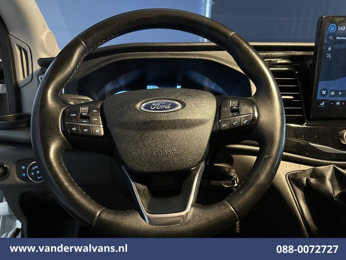 Ford Transit Ford Transit 2.0 TDCI 130pk L3H2 Euro6 Airco | Camera | Navigatie | Cruisecontrol | Stoelverwaming Verwarmde voorruit, Elektrisch verstelbare bestuurdersstoel, Parkeersensoren, Bijrijdersbank