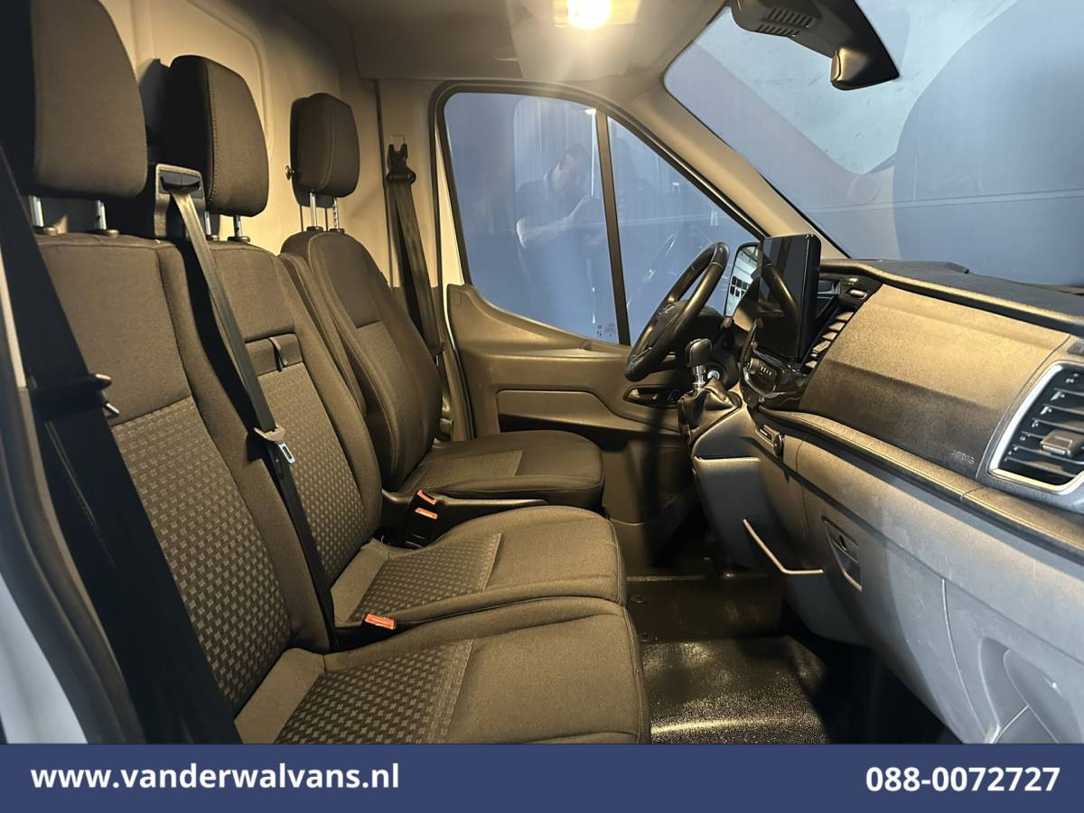 Ford Transit Ford Transit 2.0 TDCI 130pk L3H2 Euro6 Airco | Camera | Navigatie | Cruisecontrol | Stoelverwaming Verwarmde voorruit, Elektrisch verstelbare bestuurdersstoel, Parkeersensoren, Bijrijdersbank
