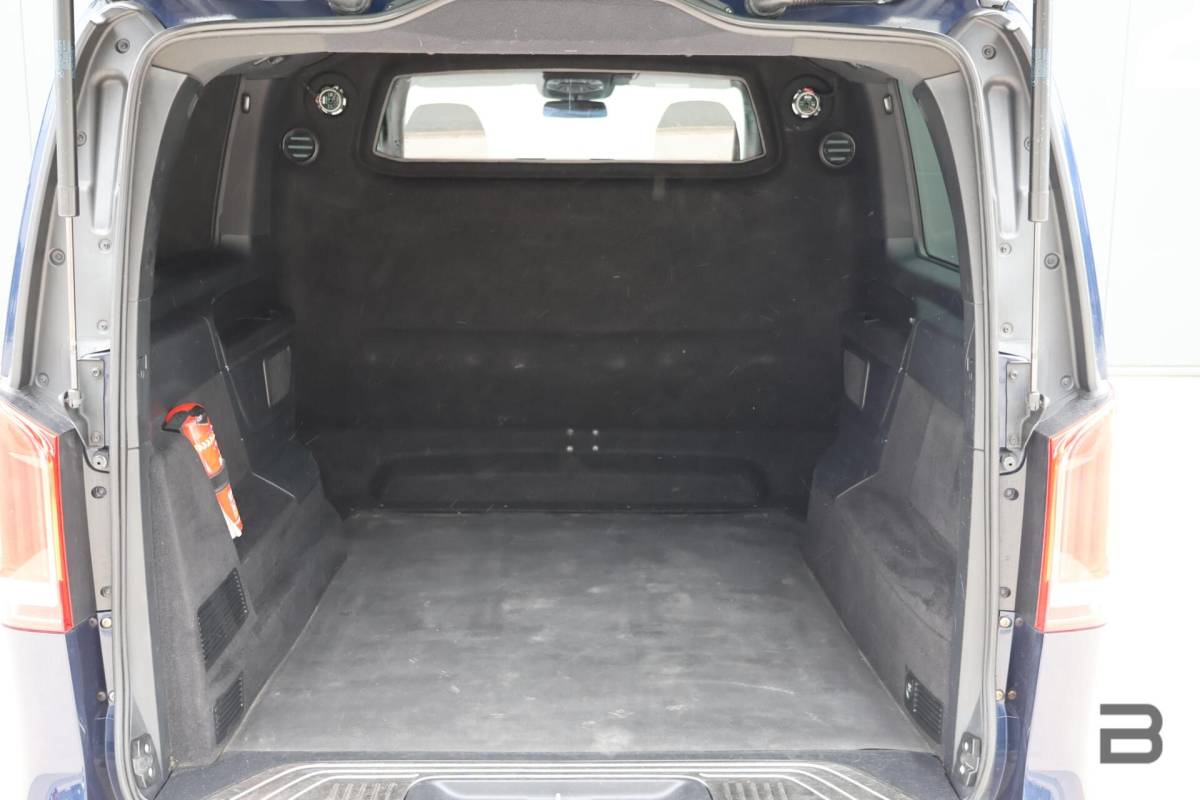 Mercedes-Benz V-Klasse Mercedes V-klasse 250d Lang DC Edition / AMG line / Stoelventilatie / Stoelverwarming / 2x Scuifdeur / Maestro surroundsystem / Origineel NL
