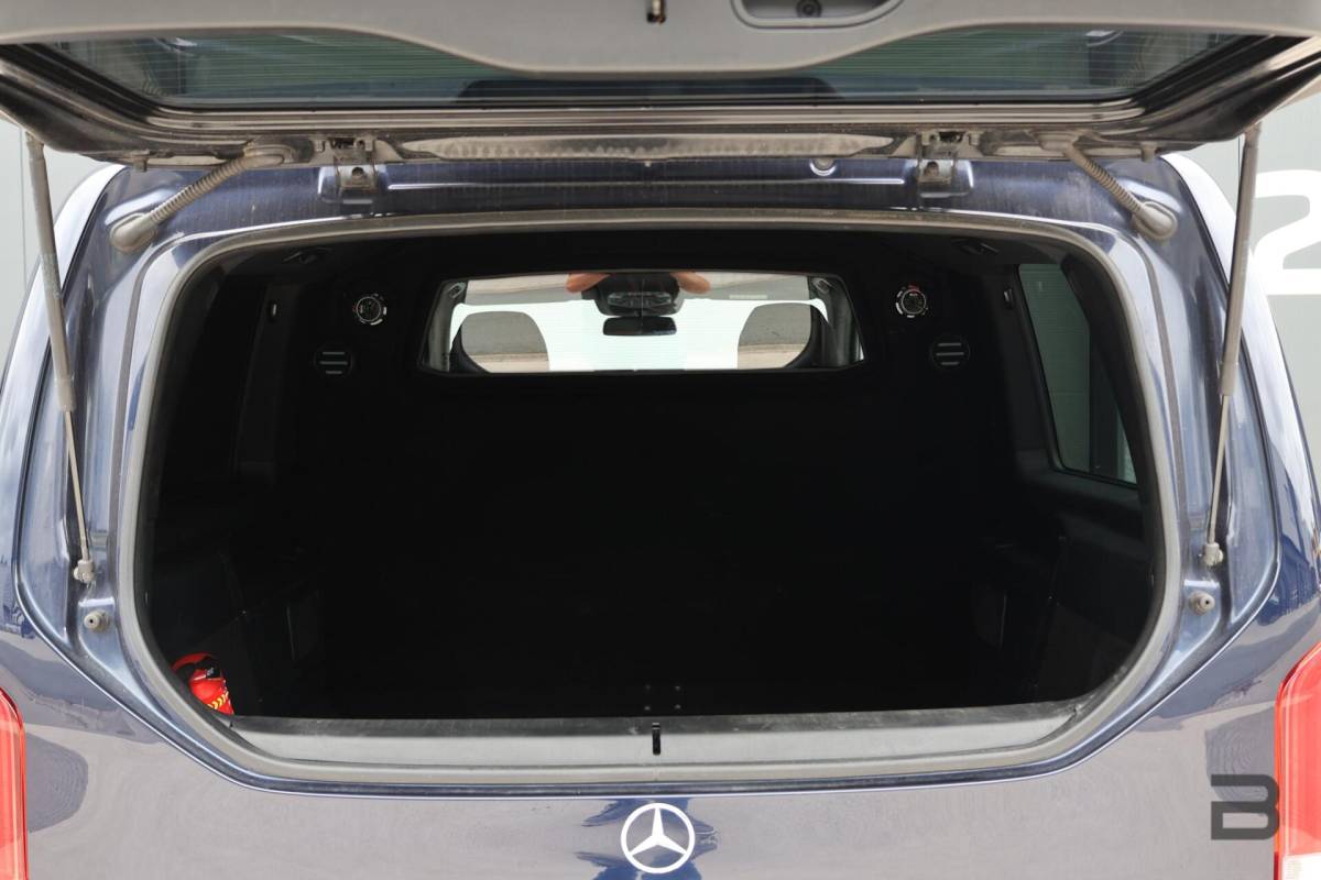 Mercedes-Benz V-Klasse Mercedes V-klasse 250d Lang DC Edition / AMG line / Stoelventilatie / Stoelverwarming / 2x Scuifdeur / Maestro surroundsystem / Origineel NL