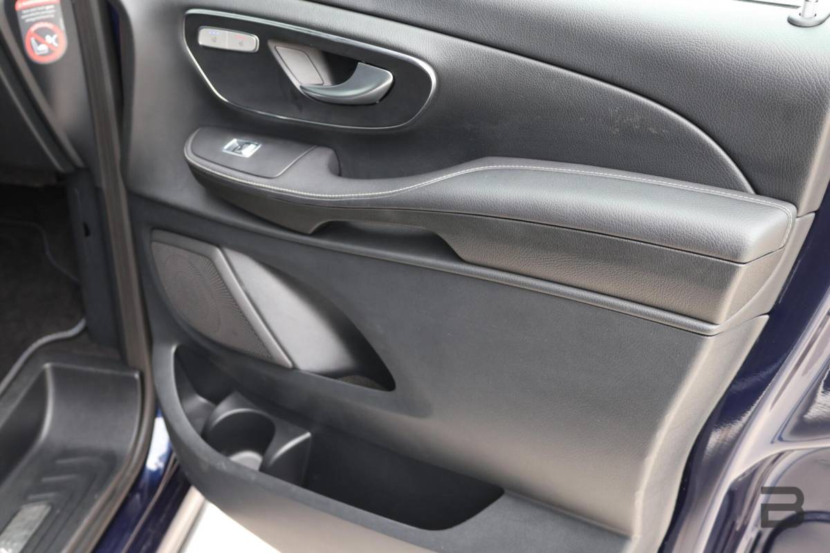 Mercedes-Benz V-Klasse Mercedes V-klasse 250d Lang DC Edition / AMG line / Stoelventilatie / Stoelverwarming / 2x Scuifdeur / Maestro surroundsystem / Origineel NL