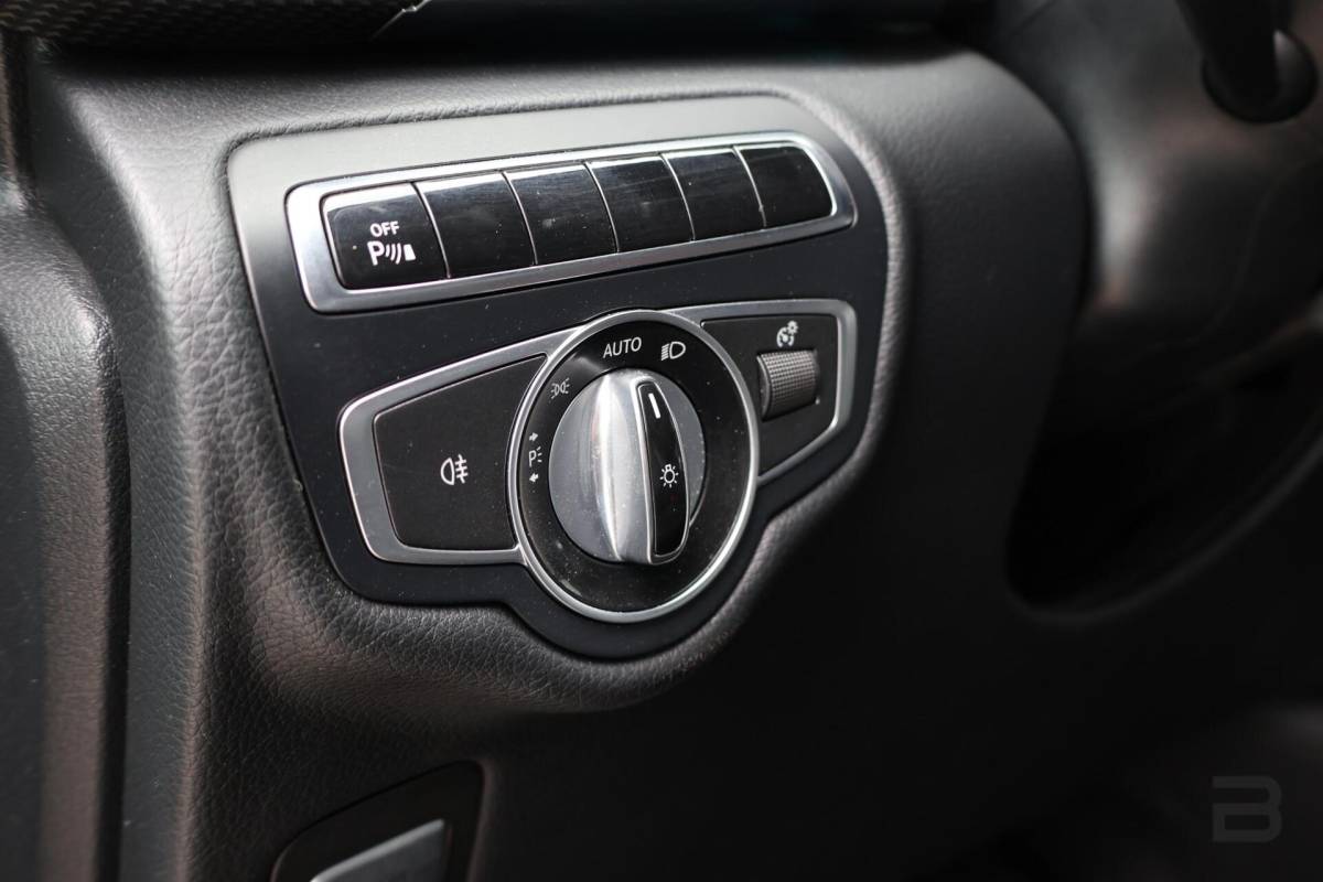 Mercedes-Benz V-Klasse Mercedes V-klasse 250d Lang DC Edition / AMG line / Stoelventilatie / Stoelverwarming / 2x Scuifdeur / Maestro surroundsystem / Origineel NL