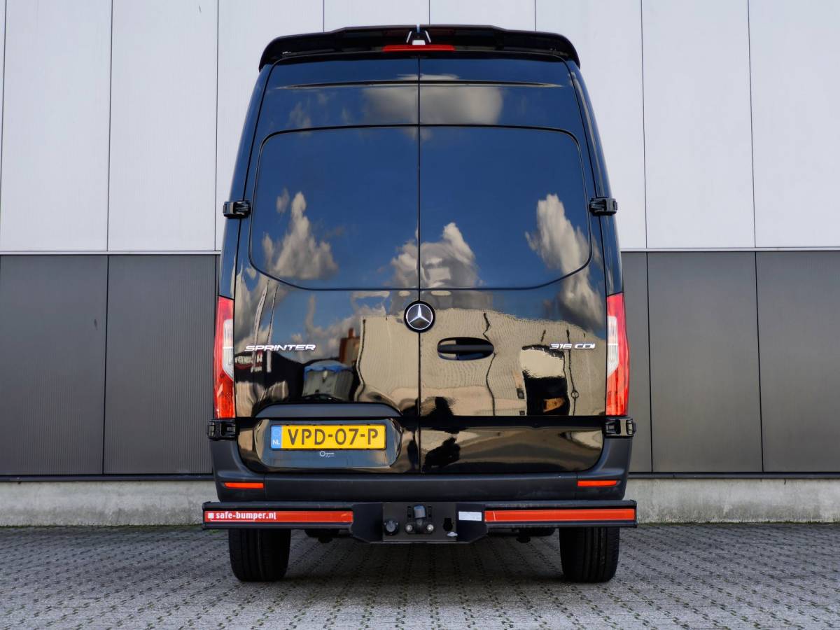 Mercedes-Benz Sprinter Mercedes-Benz Sprinter 316 RWD AUTOMAAT CRUISE CLIMA 2800KG TREKHAAK CAMERA STOELVERWARMING L2H2 BLACK EDITION