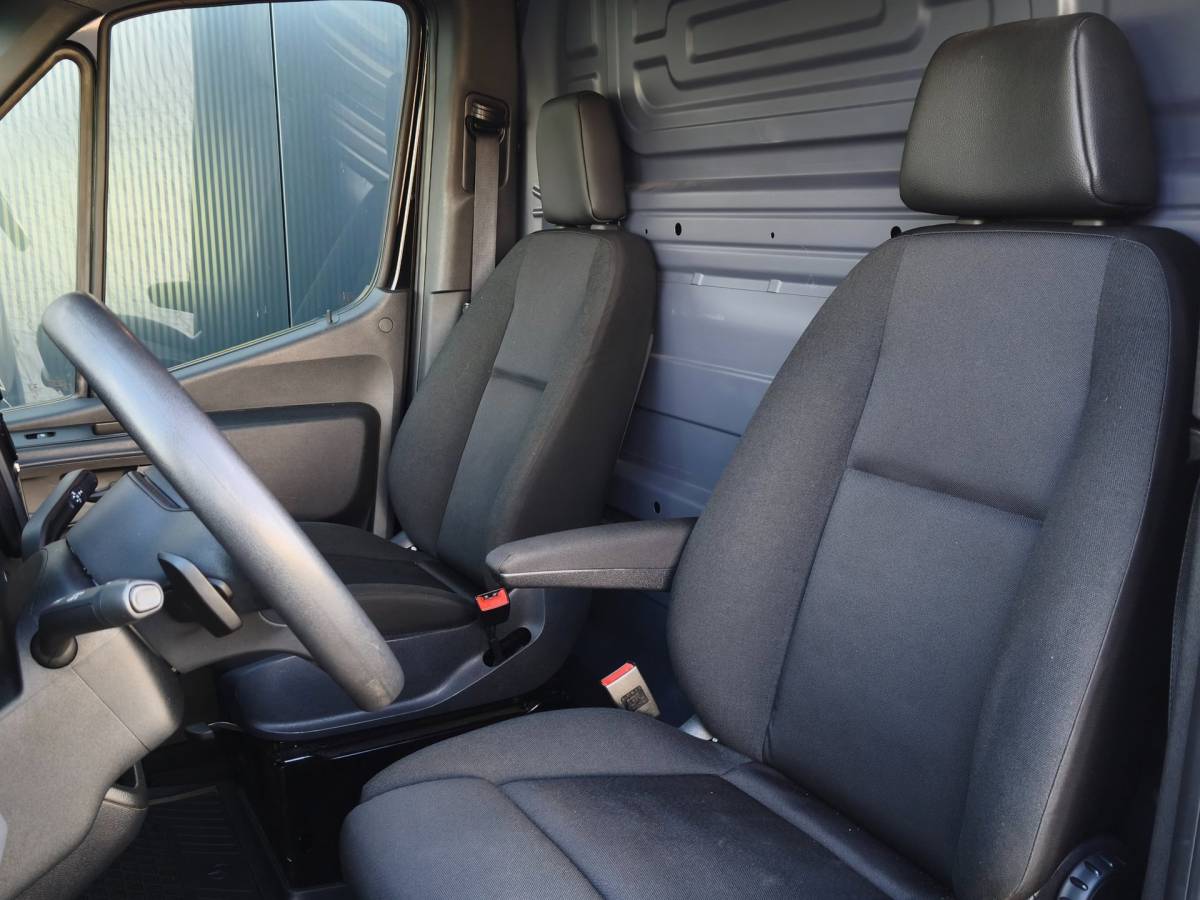 Mercedes-Benz Sprinter Mercedes-Benz Sprinter 316 RWD AUTOMAAT CRUISE CLIMA 2800KG TREKHAAK CAMERA STOELVERWARMING L2H2 BLACK EDITION