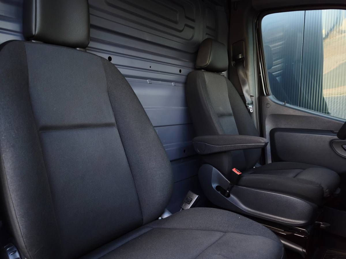 Mercedes-Benz Sprinter Mercedes-Benz Sprinter 316 RWD AUTOMAAT CRUISE CLIMA 2800KG TREKHAAK CAMERA STOELVERWARMING L2H2 BLACK EDITION