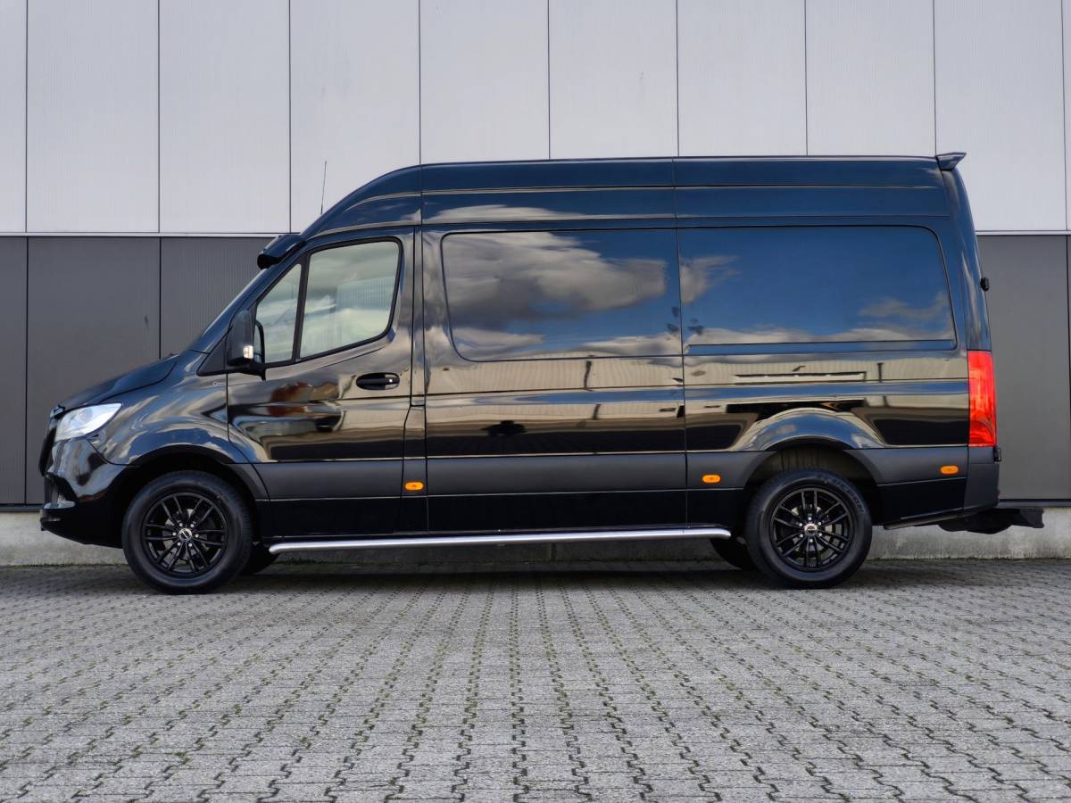 Mercedes-Benz Sprinter Mercedes-Benz Sprinter 316 RWD AUTOMAAT CRUISE CLIMA 2800KG TREKHAAK CAMERA STOELVERWARMING L2H2 BLACK EDITION