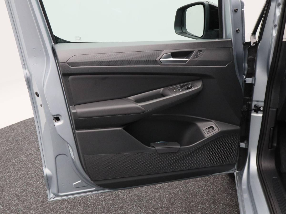 Volkswagen Caddy Volkswagen Caddy Life 1.5 eHybrid EU6 85 kW / 115 PK DSG | Automaat | Navigatie | Velours bekleding | Achteruitrijcamera | PDC voor en achter | Trekhaak | Bagageafdekking | Privacyglass |