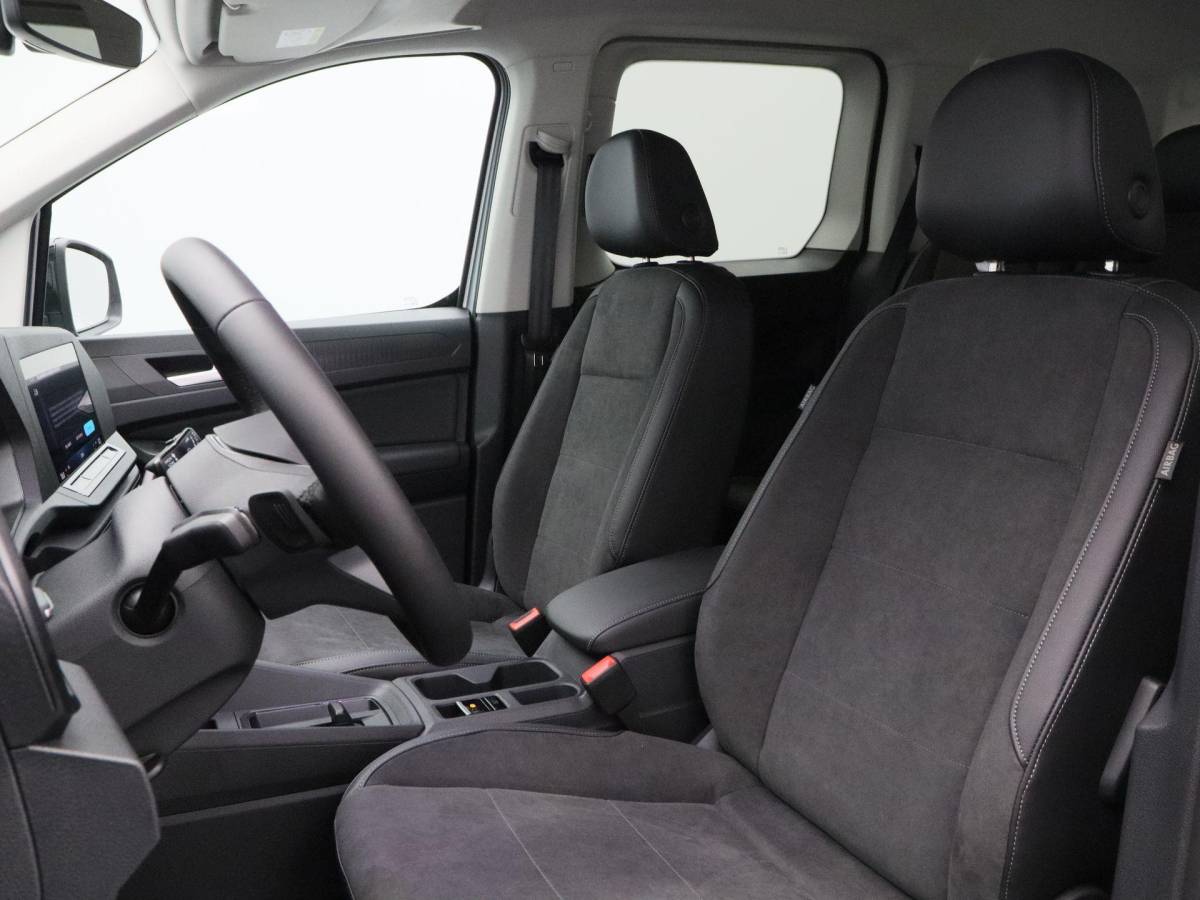 Volkswagen Caddy Volkswagen Caddy Life 1.5 eHybrid EU6 85 kW / 115 PK DSG | Automaat | Navigatie | Velours bekleding | Achteruitrijcamera | PDC voor en achter | Trekhaak | Bagageafdekking | Privacyglass |