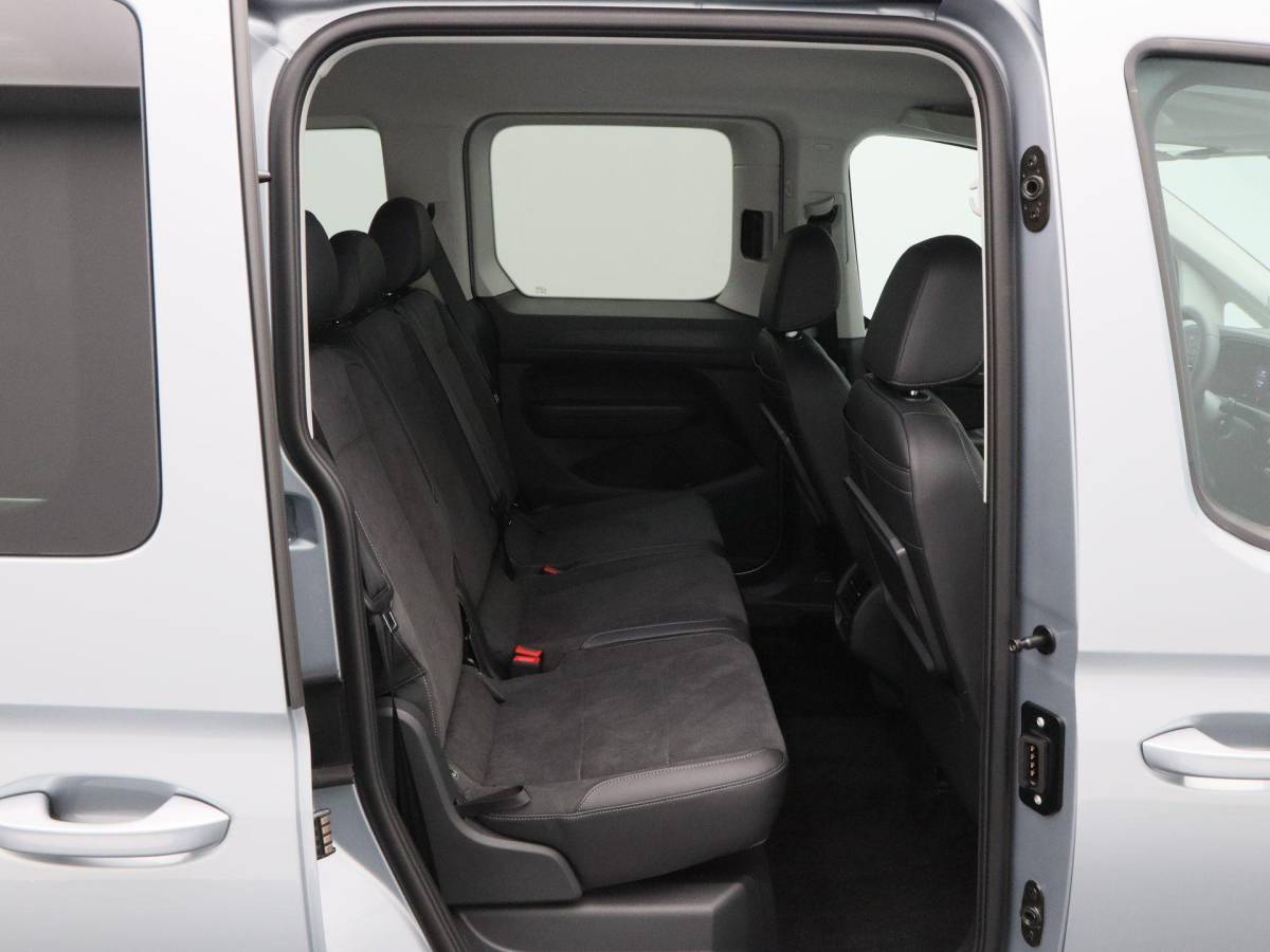 Volkswagen Caddy Volkswagen Caddy Life 1.5 eHybrid EU6 85 kW / 115 PK DSG | Automaat | Navigatie | Velours bekleding | Achteruitrijcamera | PDC voor en achter | Trekhaak | Bagageafdekking | Privacyglass |
