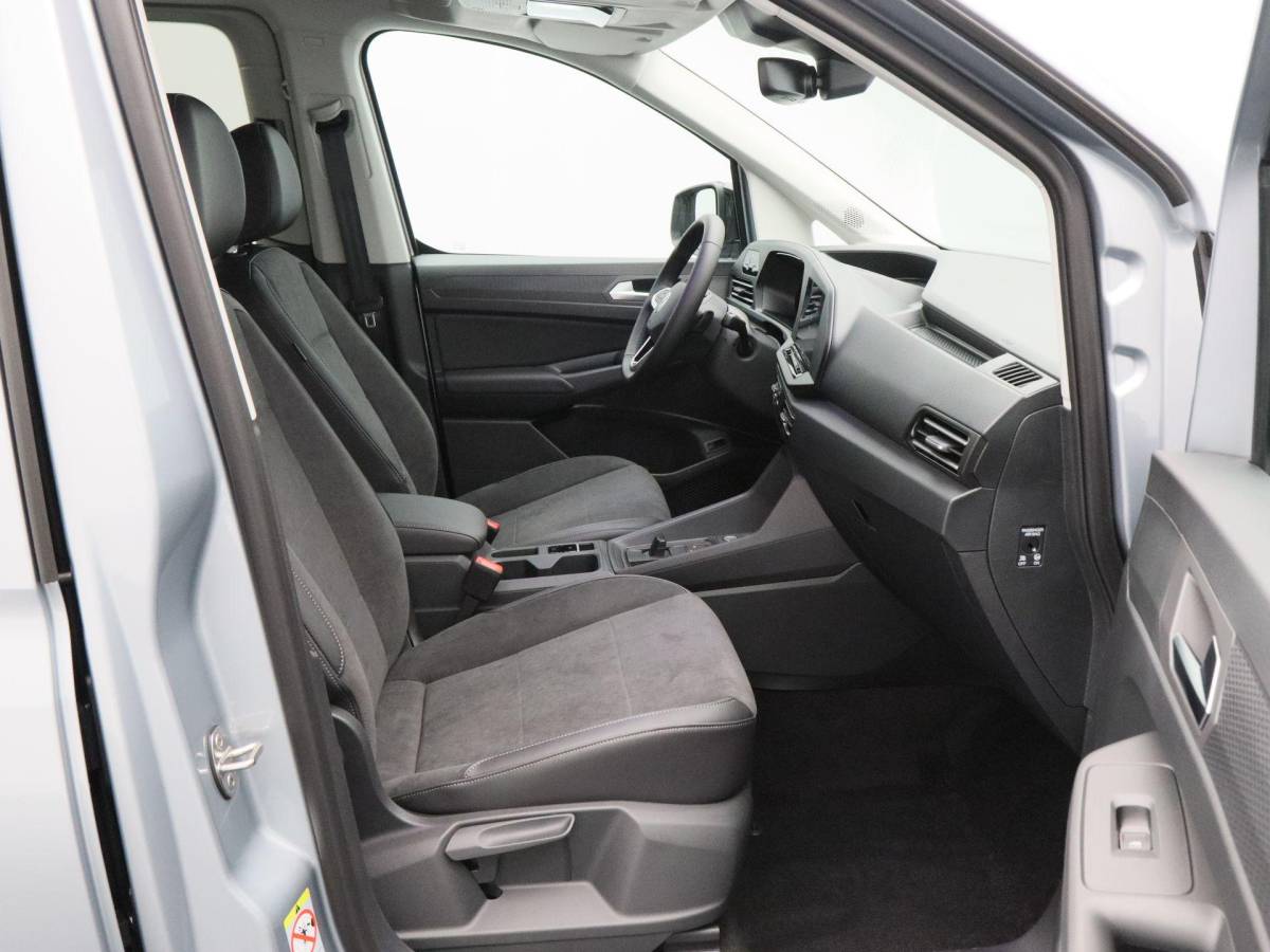 Volkswagen Caddy Volkswagen Caddy Life 1.5 eHybrid EU6 85 kW / 115 PK DSG | Automaat | Navigatie | Velours bekleding | Achteruitrijcamera | PDC voor en achter | Trekhaak | Bagageafdekking | Privacyglass |