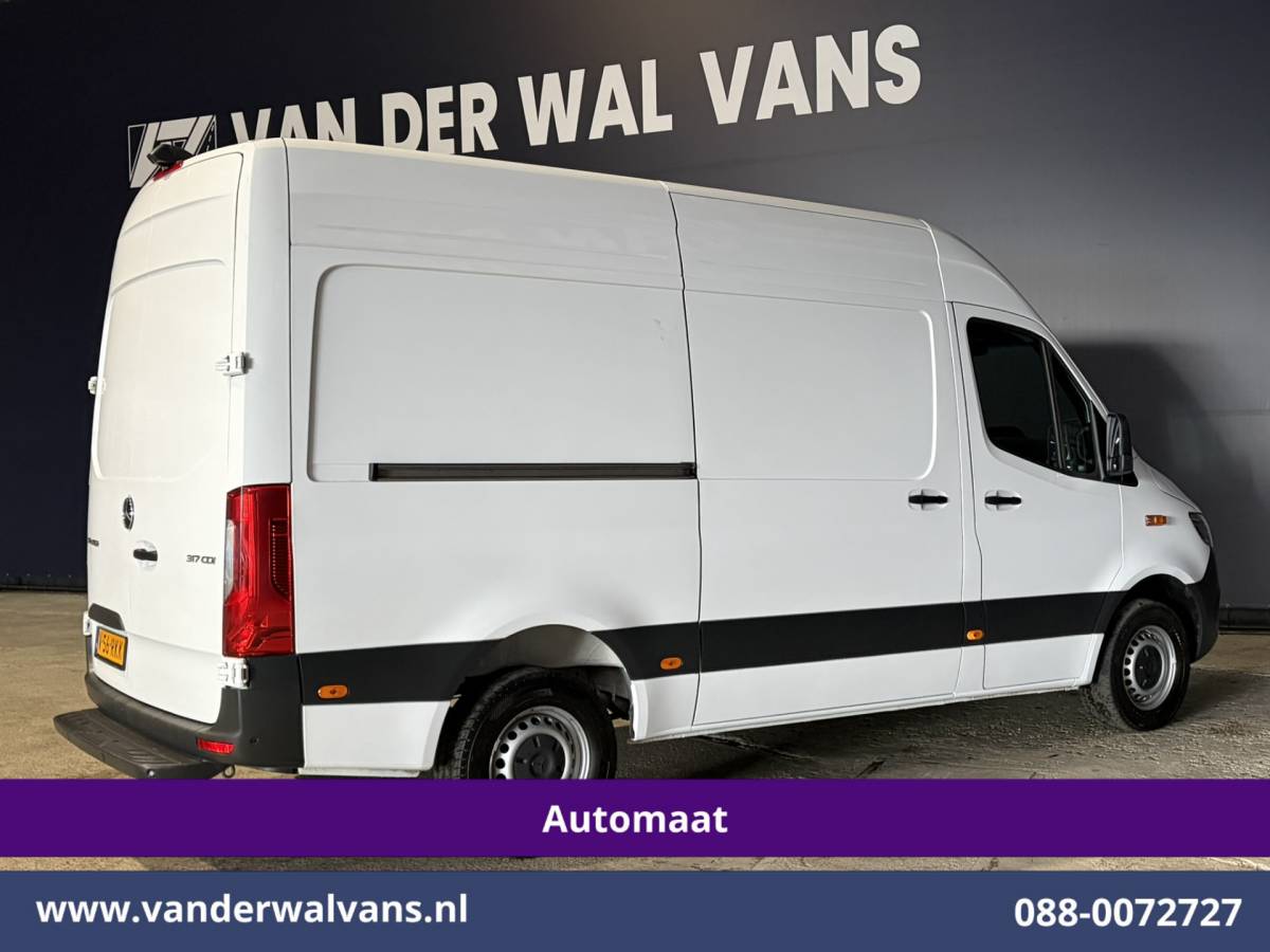 Mercedes-Benz Sprinter Mercedes-Benz Sprinter 317 CDI 170pk 9G-Tronic Automaat L2H2 Euro6 Airco | Camera | Navigatie | LED | Cruisecontrol | Stoelverwarming Chauffeursstoel, Parkeersensoren, Bijrijdersbank