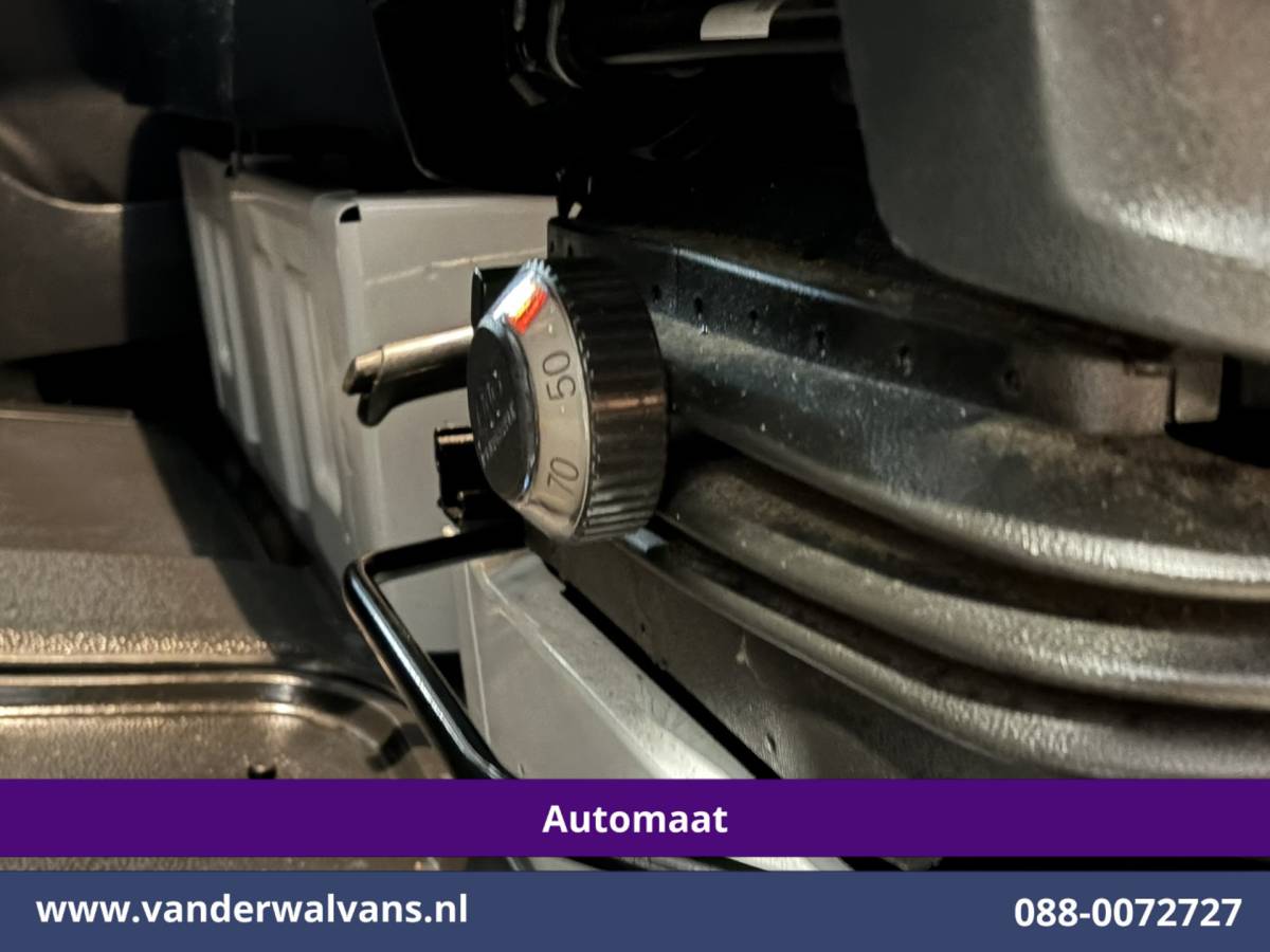 Mercedes-Benz Sprinter Mercedes-Benz Sprinter 317 CDI 170pk 9G-Tronic Automaat L2H2 Euro6 Airco | Camera | Navigatie | LED | Cruisecontrol | Stoelverwarming Chauffeursstoel, Parkeersensoren, Bijrijdersbank