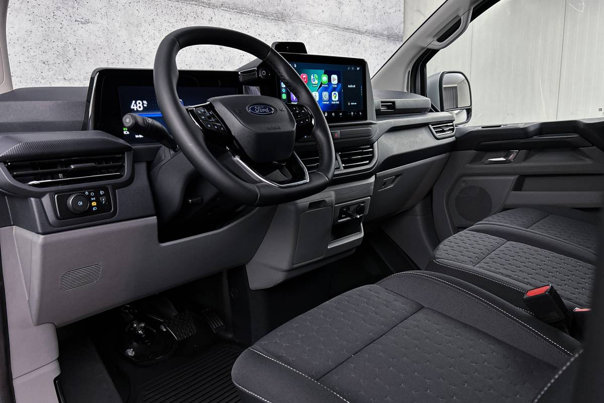 Ford E-Transit Custom Ford E-transit Custom 340 L2 Limited 71 kWh | 360 camera | Driver assist pack plus | Bijrijdersbank