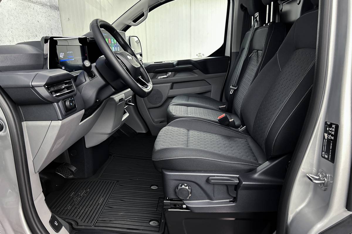 Ford E-Transit Custom Ford E-transit Custom 340 L2 Limited 71 kWh | 360 camera | Driver assist pack plus | Bijrijdersbank