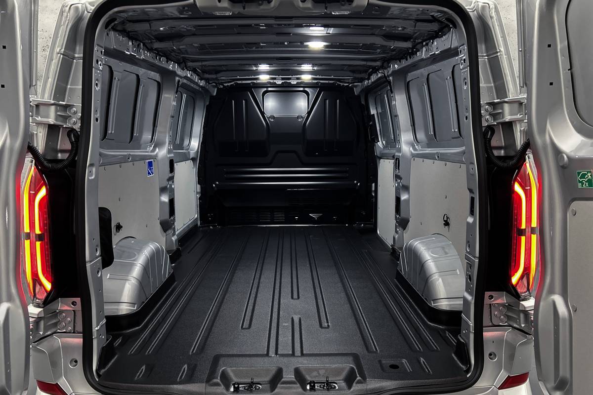Ford E-Transit Custom Ford E-transit Custom 340 L2 Limited 71 kWh | 360 camera | Driver assist pack plus | Bijrijdersbank