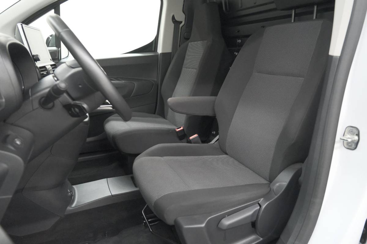 Citroën ë-Berlingo Citroen ë-Berlingo 136 L1 50 kWh | SOH 99,0% | Camera | Vloerplaat Laadruimte | Apple Carplay | Parkeersensoren | 3 fase