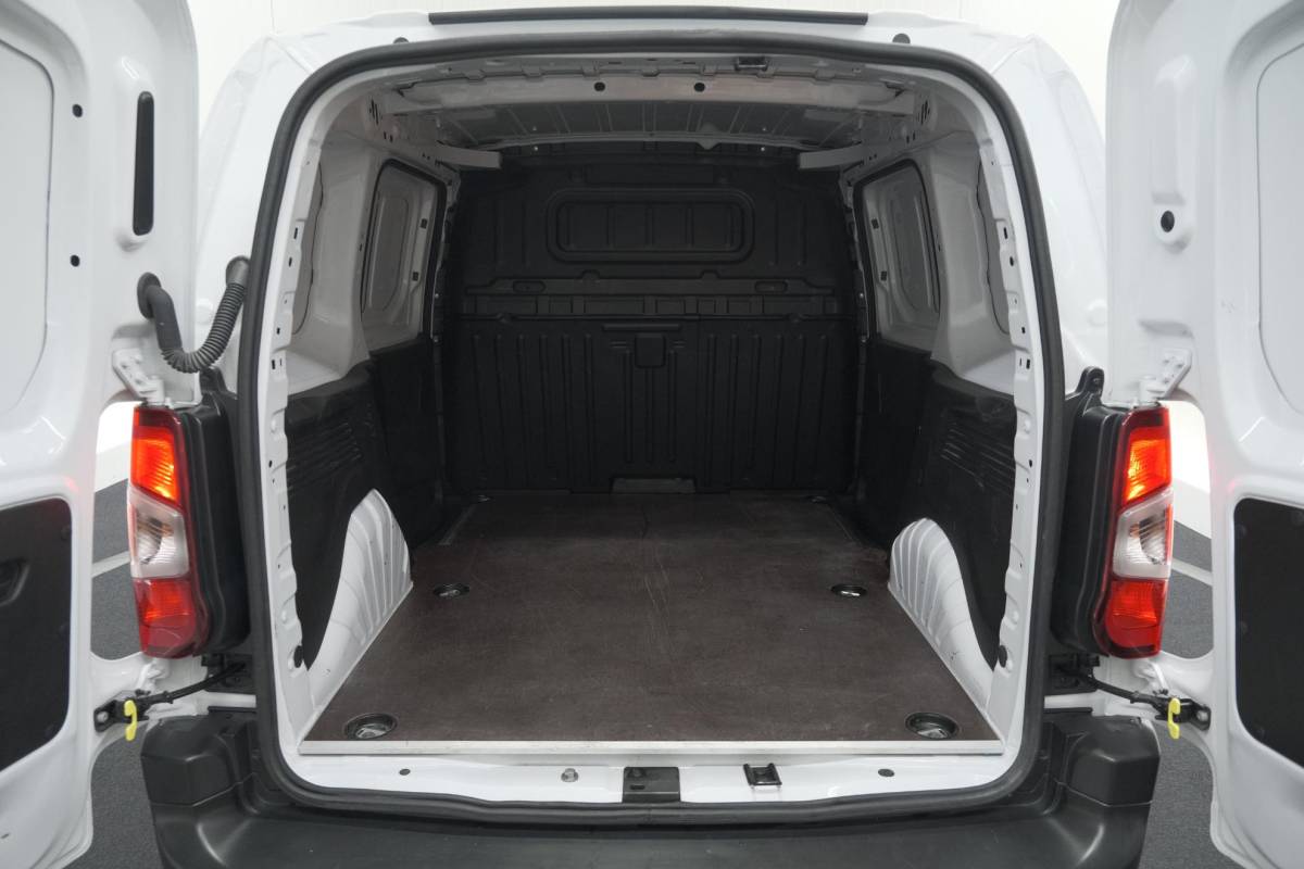Citroën ë-Berlingo Citroen ë-Berlingo 136 L1 50 kWh | SOH 99,0% | Camera | Vloerplaat Laadruimte | Apple Carplay | Parkeersensoren | 3 fase