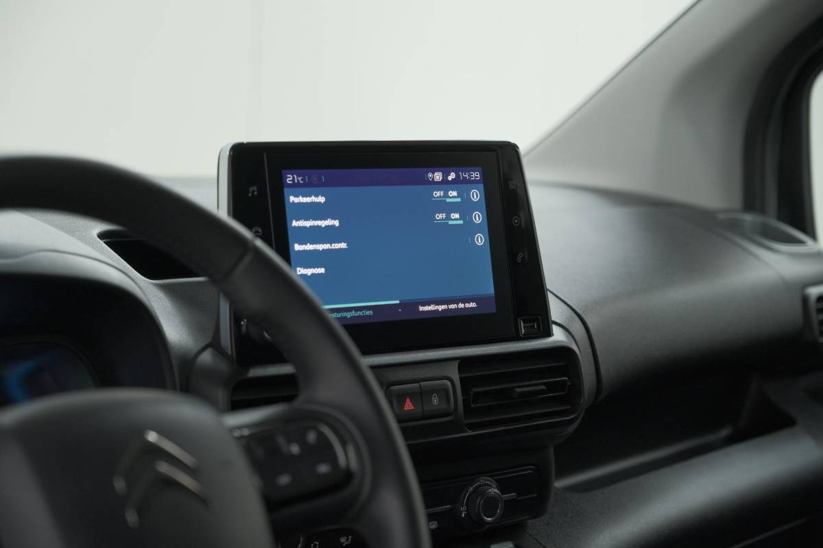 Citroën ë-Berlingo Citroen ë-Berlingo 136 L1 50 kWh | SOH 99,0% | Camera | Vloerplaat Laadruimte | Apple Carplay | Parkeersensoren | 3 fase