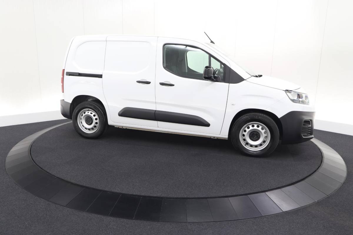 Citroën ë-Berlingo Citroen ë-Berlingo 136 L1 50 kWh | SOH 99,0% | Camera | Vloerplaat Laadruimte | Apple Carplay | Parkeersensoren | 3 fase