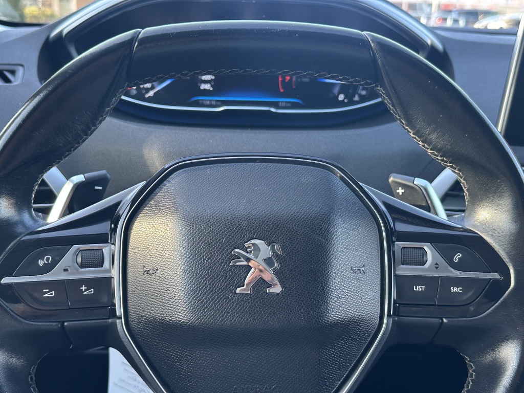 Peugeot 3008 Peugeot 3008 1.2 130 PK Allure | Dealer Onderhouden | Achteruitrijcamera |