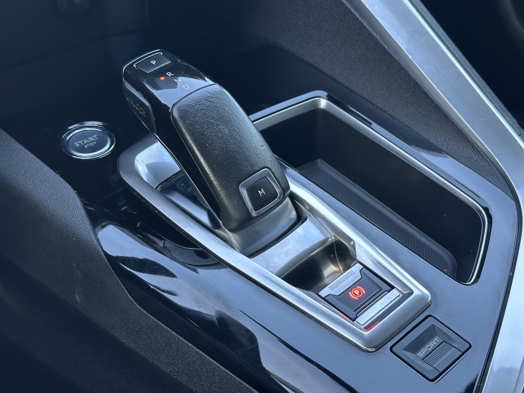 Peugeot 3008 Peugeot 3008 1.2 130 PK Allure | Dealer Onderhouden | Achteruitrijcamera |