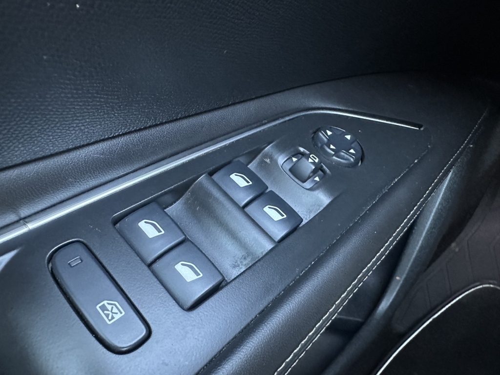 Peugeot 3008 Peugeot 3008 1.2 130 PK Allure | Dealer Onderhouden | Achteruitrijcamera |