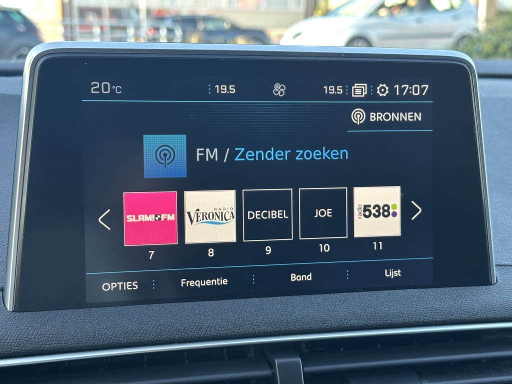 Peugeot 3008 Peugeot 3008 1.2 130 PK Allure | Dealer Onderhouden | Achteruitrijcamera |